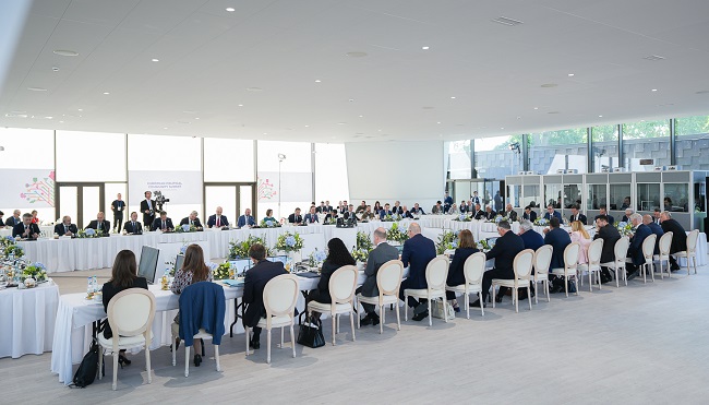 Adrian Severin: Festinul sărăciei de la Bulboaca