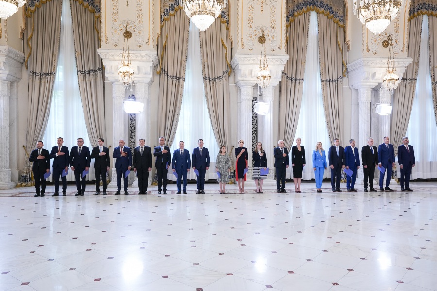 (VIDEO) Guvernul Ciolacu, botez cu show, dar fără sughițuri
