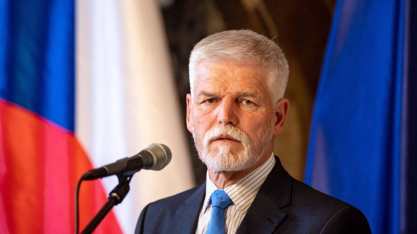 Președintele Cehiei cere monitorizarea în masă a cetățenilor ruși