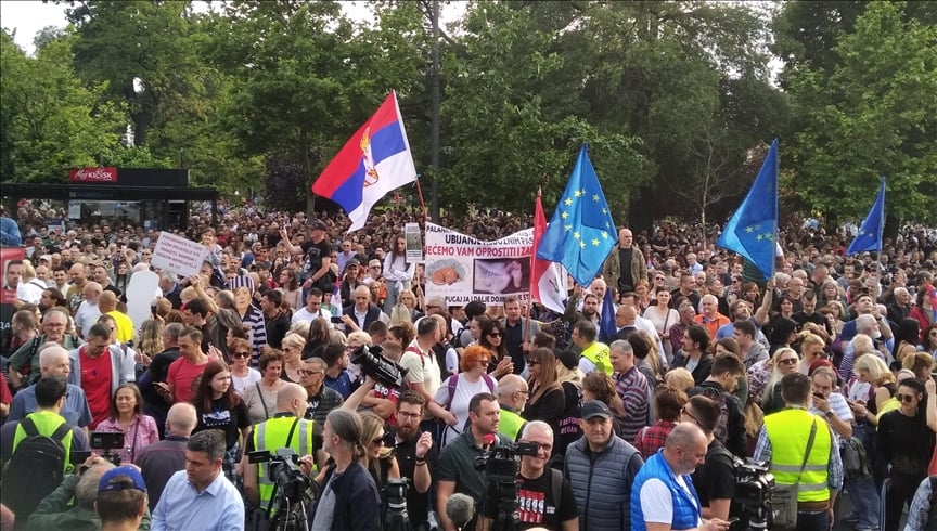 „Serbia împotriva violenţei”: Protest cu zeci de mii de oameni