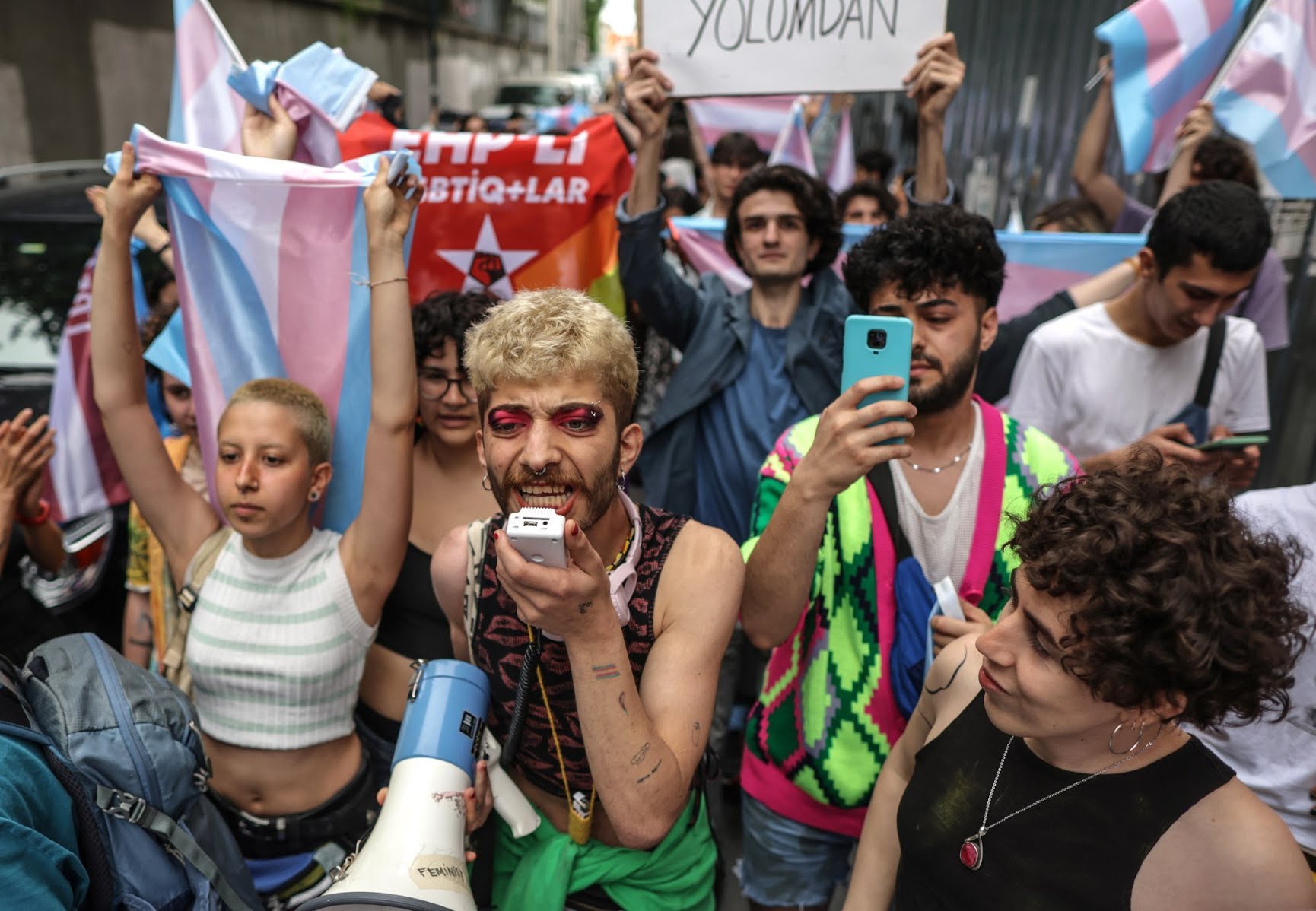 (VIDEO) Turcia: Poliția a blocat Parada Trans Pride