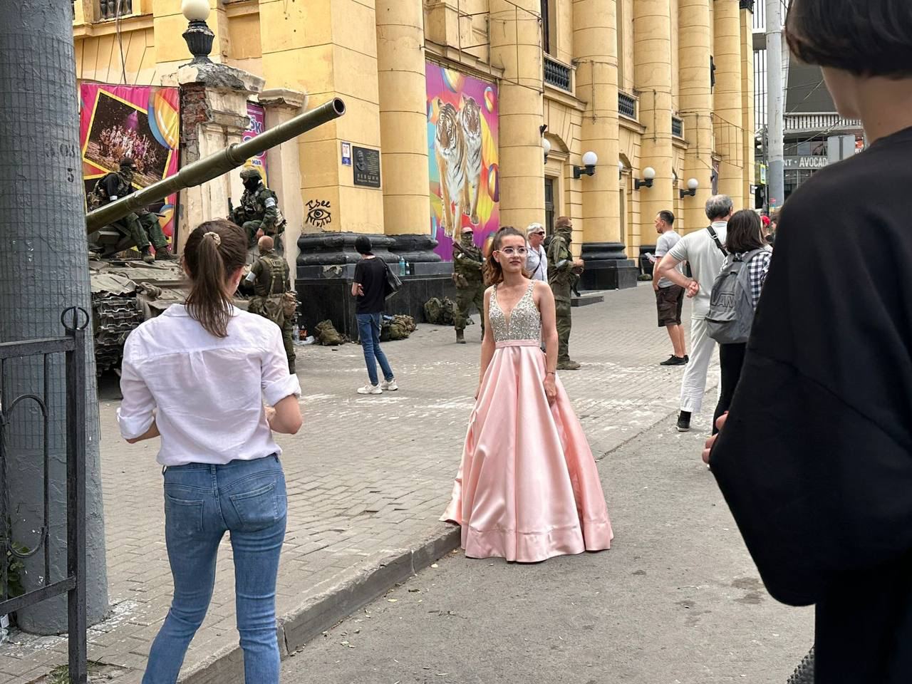 (VIDEO) Atmosfera în Rostov. Prigojin le dă peste nas