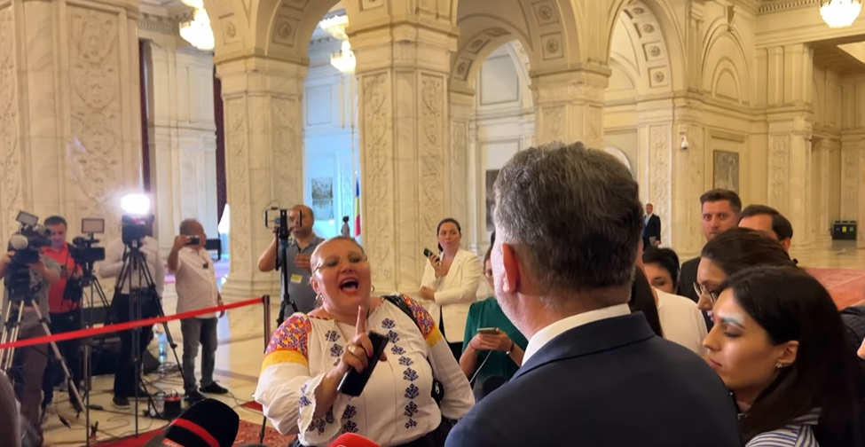 (VIDEO) Ciolacu versus Șoșoacă: „O mincinoasă ordinară!”, „Du-te la America si linge-i clanta!”