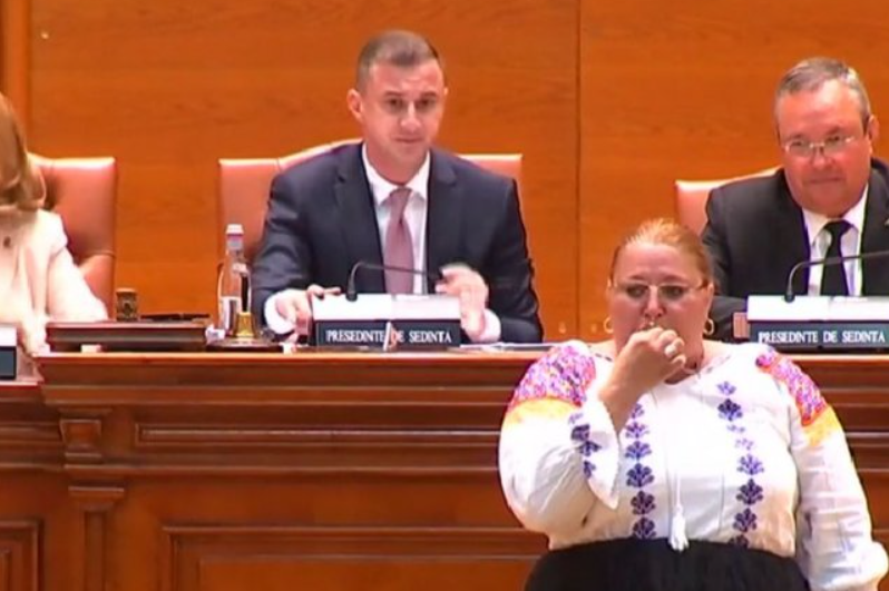 Șoșoacă: Să ziceţi mersi că am vorbit cu Lukaşenko