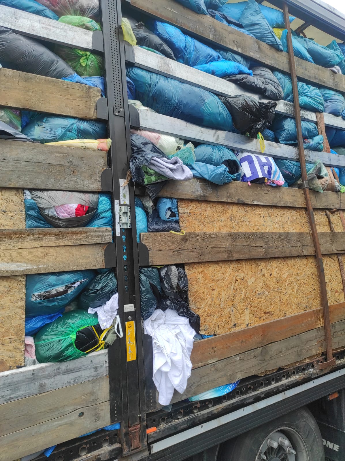 Nemții continuă să ne trimită deșeuri