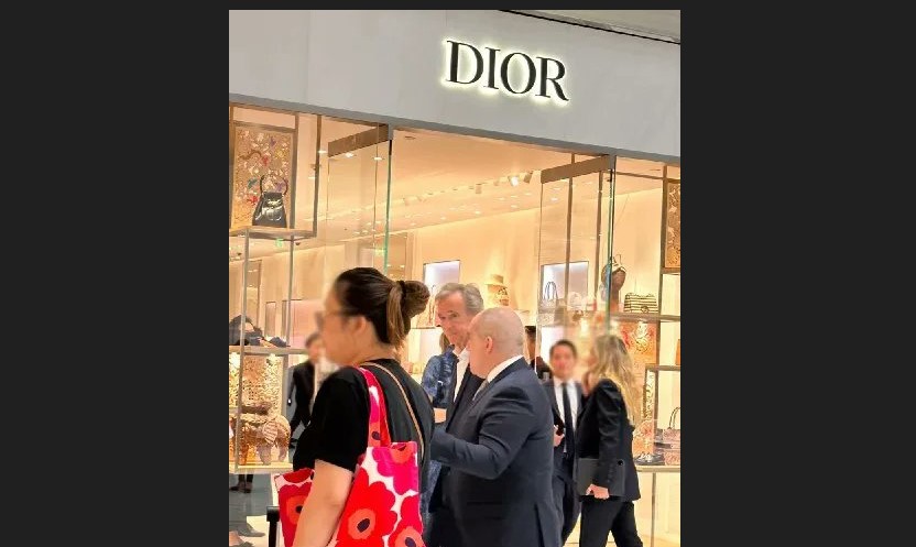 Șeful LVMH, vizită de lucru în China