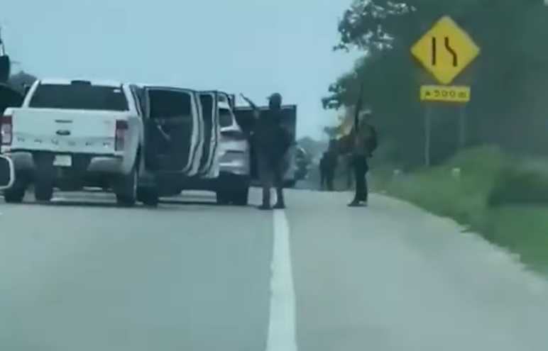 Ca-n filme: Polițiști răpiți de un comando înarmat