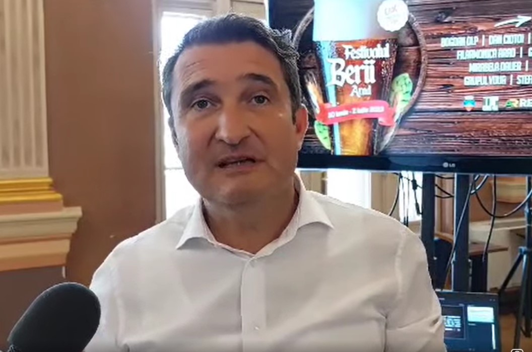 Primarul din Arad confundă o trupă cu o firmă