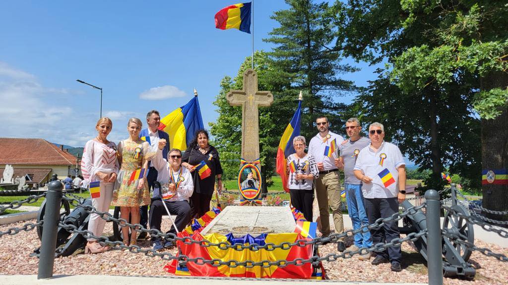 PUSL laudă AUR