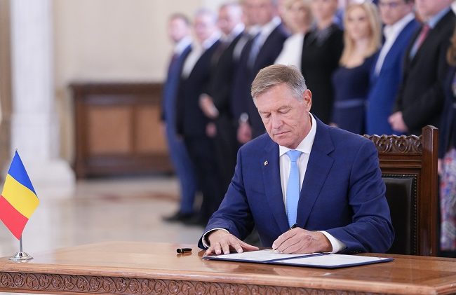 Președintele a promulgat modificările Codurilor Penale. Fără fast