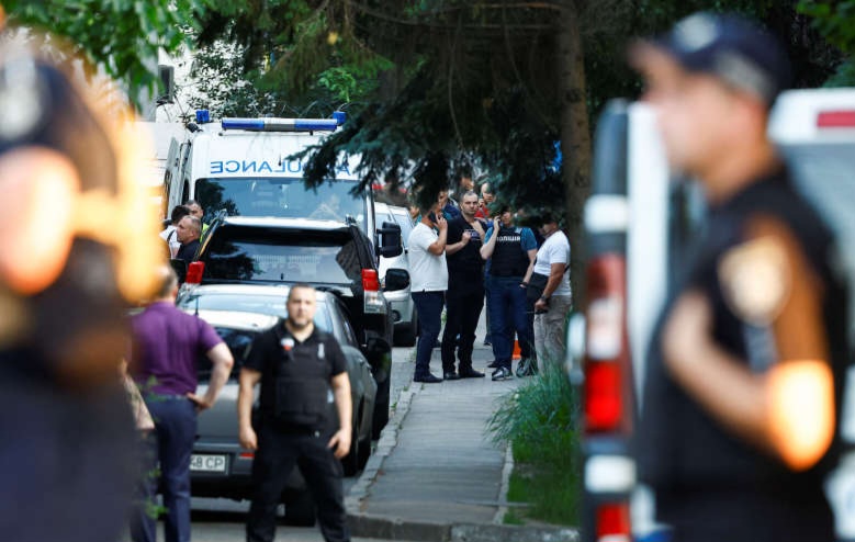 Explozie într-un tribunal din Kiev: Un bărbat s-a aruncat în aer