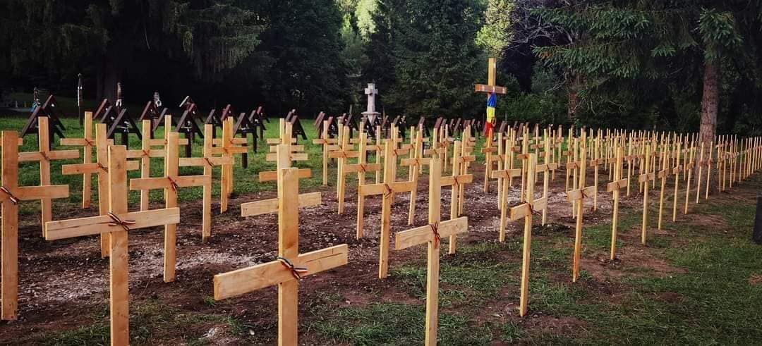 Românii, rugați să monitorizeze Cimitirul Valea Uzului
