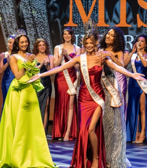 O transsexuală va reprezenta Olanda la Miss Univers