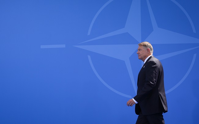 Semnul care arată că Iohannis şi-a luat adio de la şefia NATO