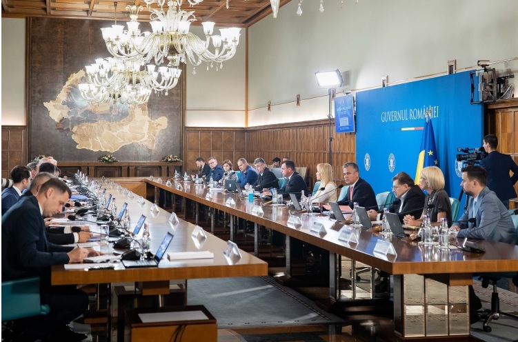 Oameni buni, gândiți-vă!