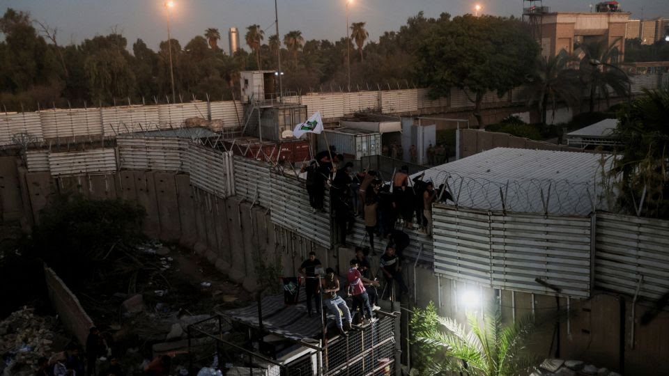 (VIDEO) Furie la Bagdad: Incident grav la Ambasada Suediei