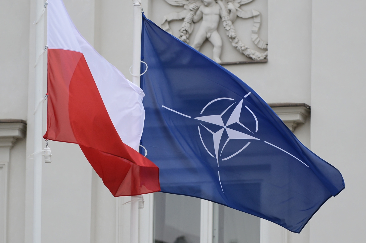 Alertă la granița NATO: A fost încălcat spațiul aerian