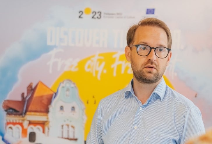 Administraţia Fritz face poliția presei