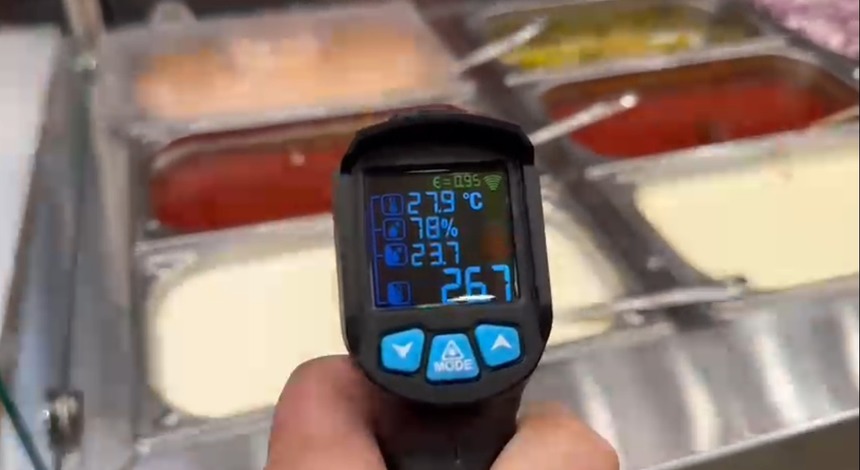 În Satul de Vacanţă din Constanţa se gătea pe trotuar