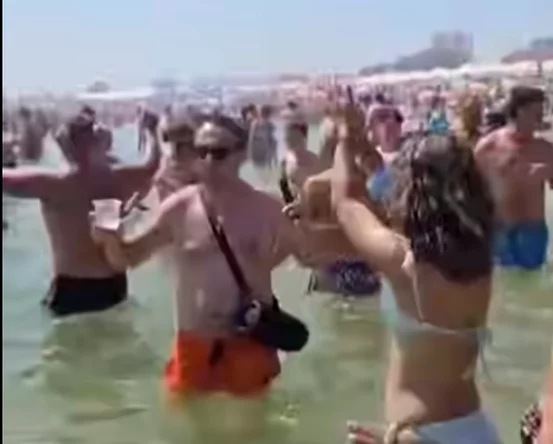 Ce bine e la mare, aproape ca și acasă…