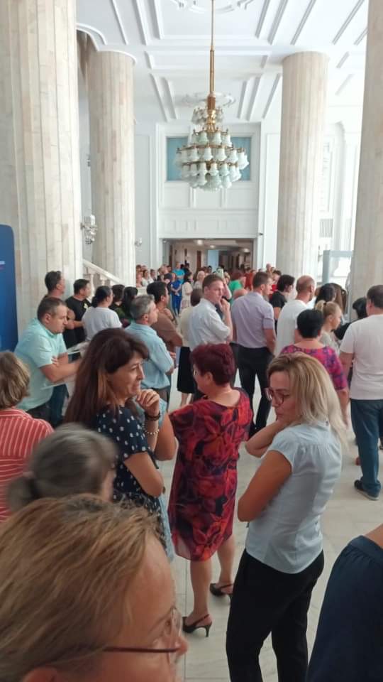 Sindicaliștii din finanțe n-au ieșit cu mâna goală de la negocieri