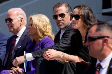 Serial controversat: Hunter Biden în ipostaze intime
