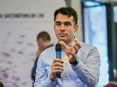 De ce merg guvernanții la Bruxelles? „Ca să arate că fac ceva”