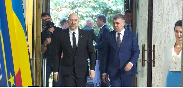 (VIDEO) Premierul Ucrainei, în România. Ce i-a oferit Ciolacu