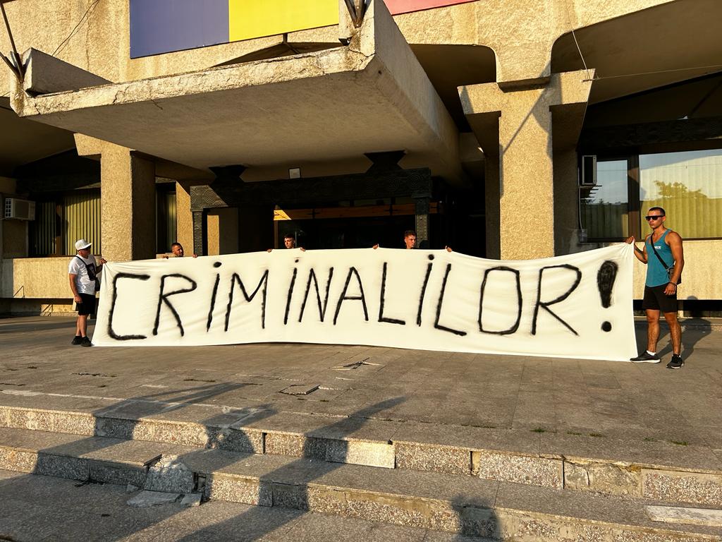 Cum vi se pare? Pacienta moartă, angajați suspendați