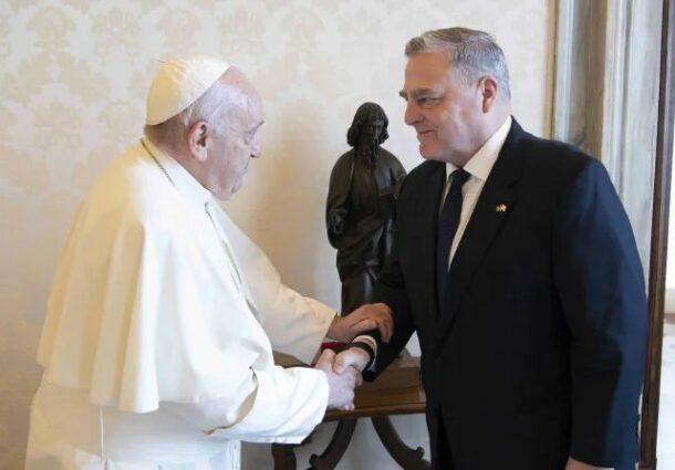 La curtea Papei a descins un general american: Este profund îngrijorat