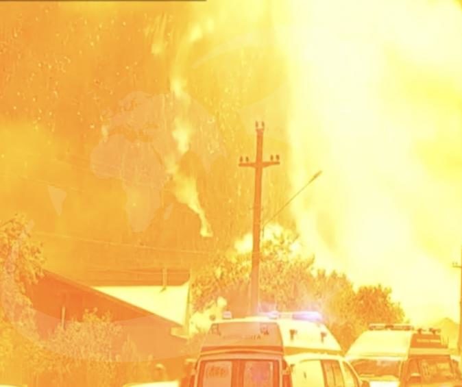 Terifiant. Trei explozii! Pompieri și jurnaliști răniți