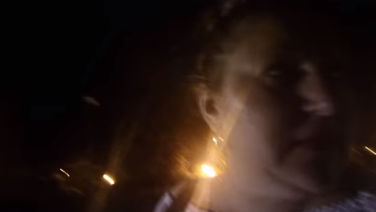 E beznă. Ce face Șoșoacă în ”Cimitirul” Parcul Herăstrău