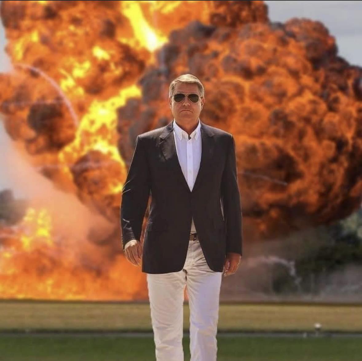 „Toată lumea să îi ceară demisia” lui Iohannis