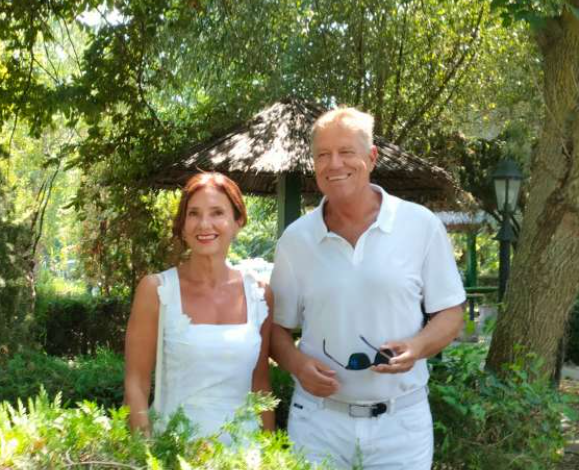 Iohannis, ca-n vacanță în Deltă. S-a dat cu barca cu nevasta