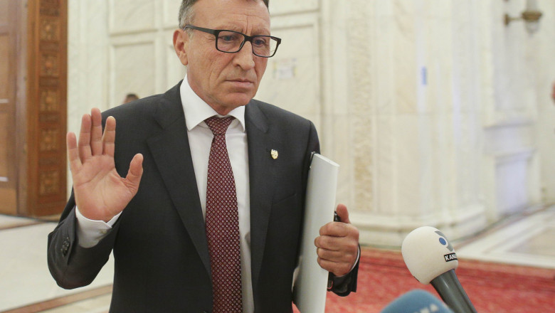 Domnu` Stănescu: Fermi, în negocierile cu instituţiile europene, nu în faţa reflectoarelor!