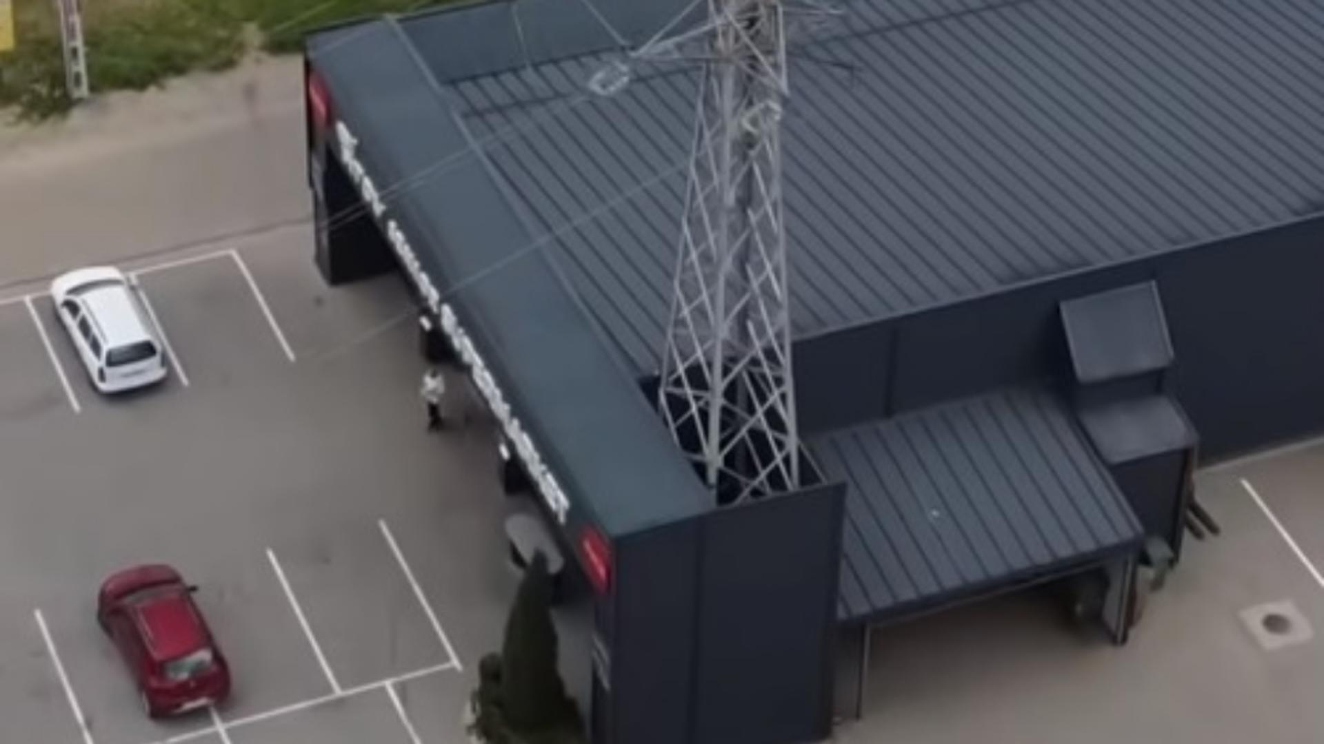 Stâlpul sfidării: Un alt model de încălcare a legii primar-fiu