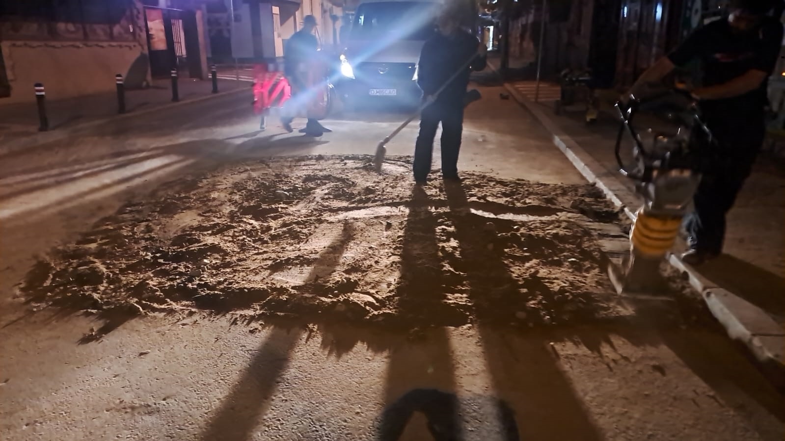 Stradă surpată din cauza unui racord ilegal