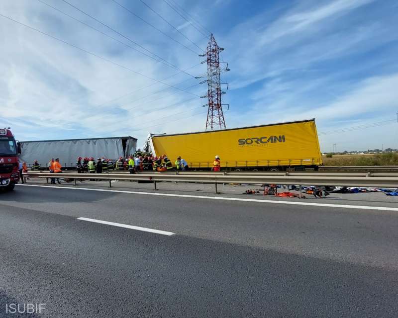 Accidentul cu 5 morți de pe A1- Cine sunt victimele