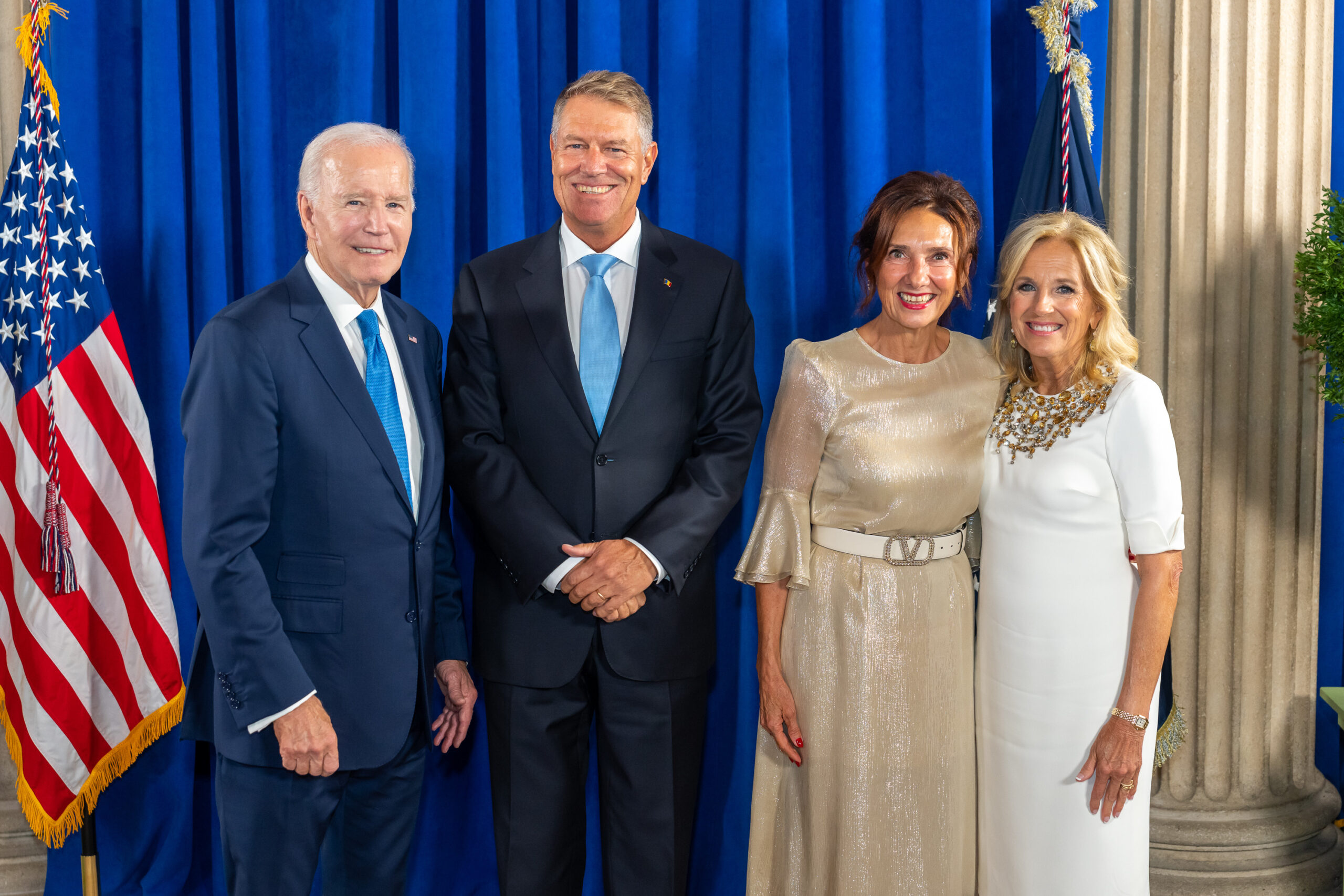 Iohannis și consoarta, în poză cu Biden