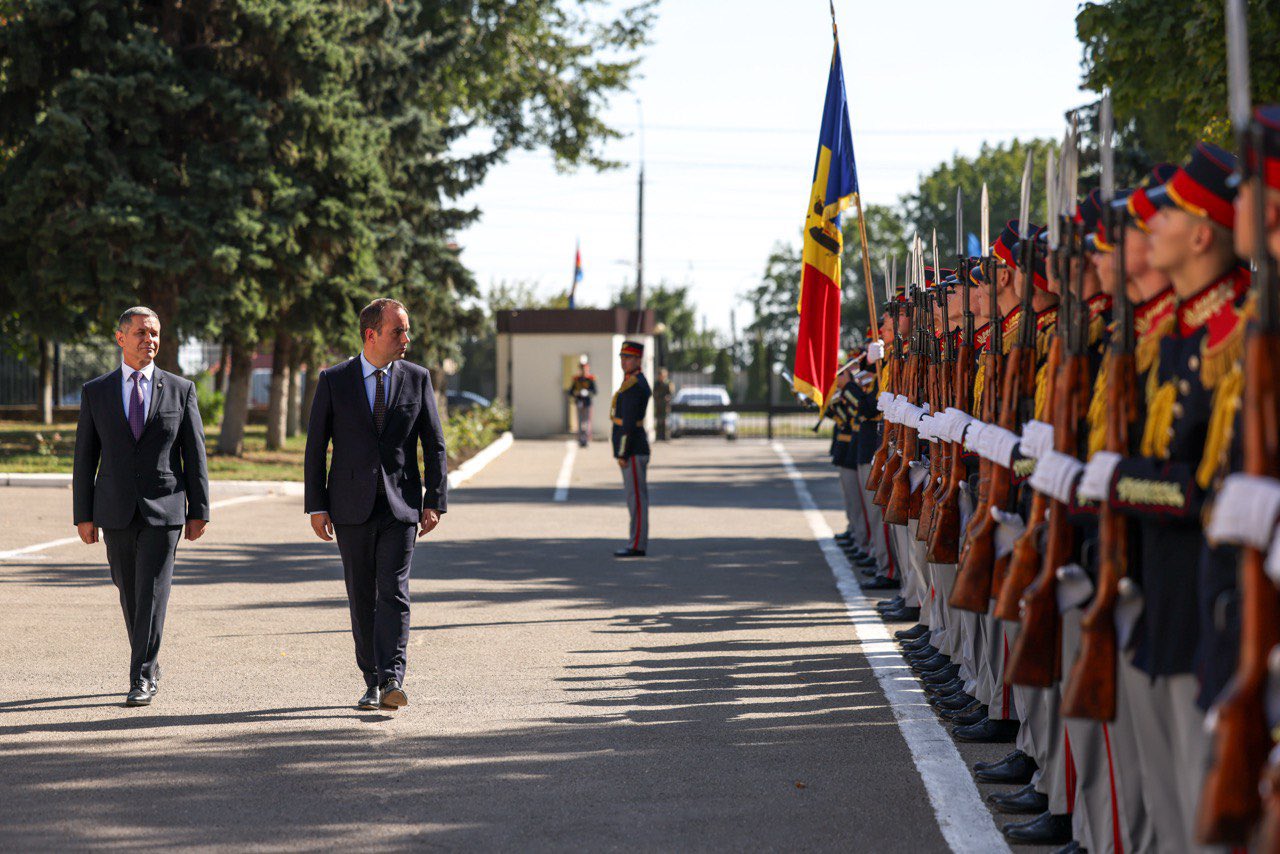 (VIDEO) Franţa şi Moldova negociază un acord de apărare