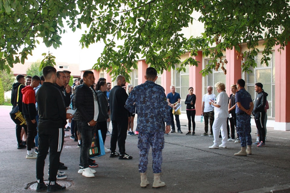 Țară, țară! Vrem ostași!