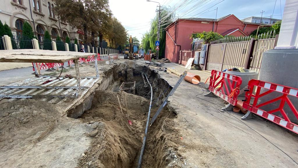 Liceu, evacuat! O ţeavă de gaze s-a fisurat în timpul unor lucrări