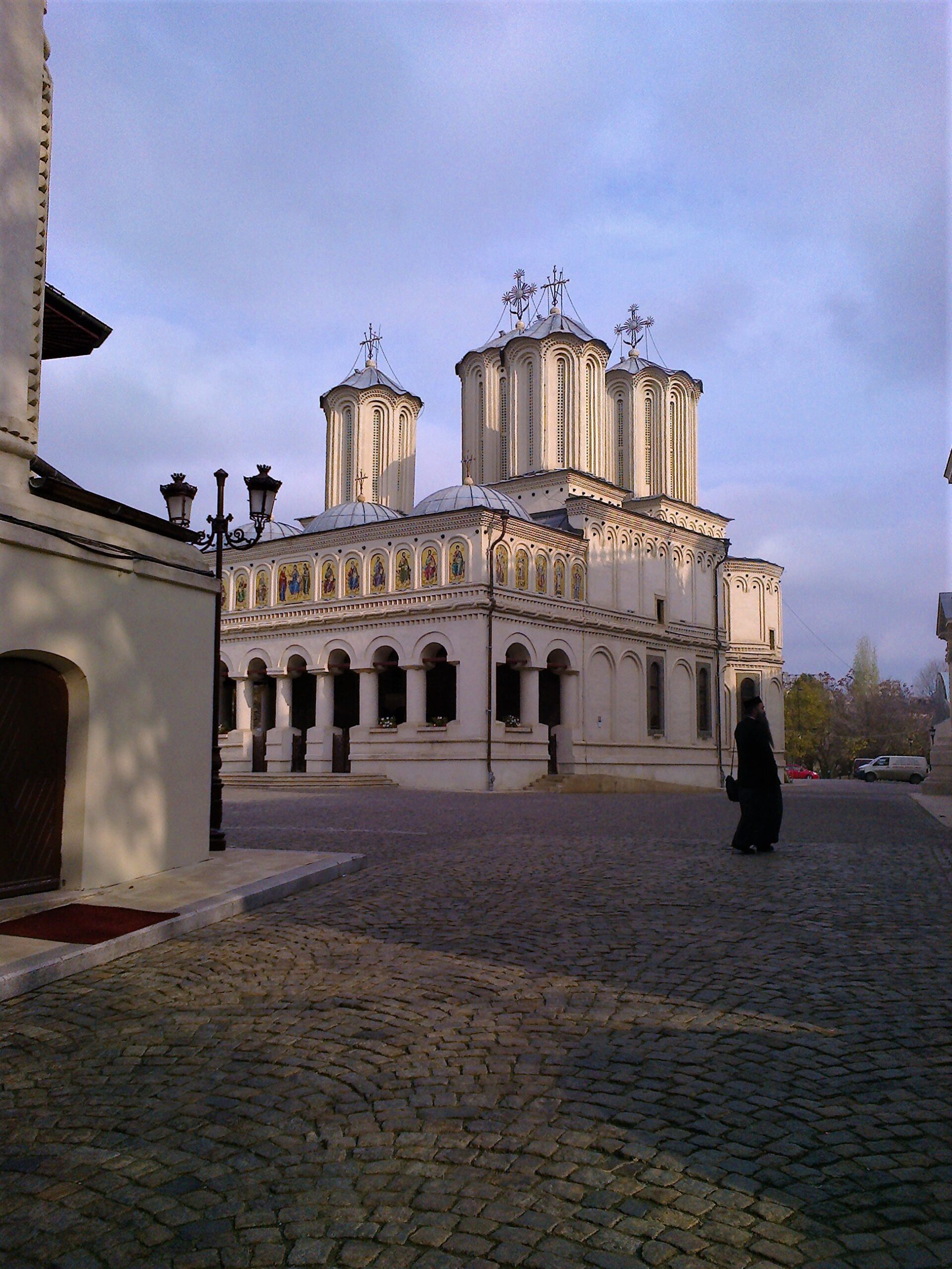 BOR le atrage atenția preoților care fac propagandă