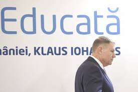 Părinții și profesorii încep să strige