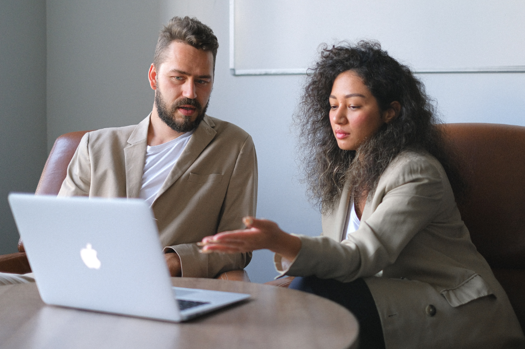 Profesii populare în România: Cum să îți alegi cariera – sfaturi de la Jooble