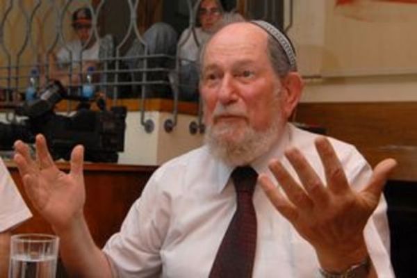 De ce l-a decorat Klaus Iohannis pe Marele Rabin al României Menachem Hacohen