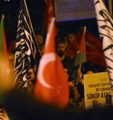 Ambasadele Israelului şi SUA,  atacate de protestatari