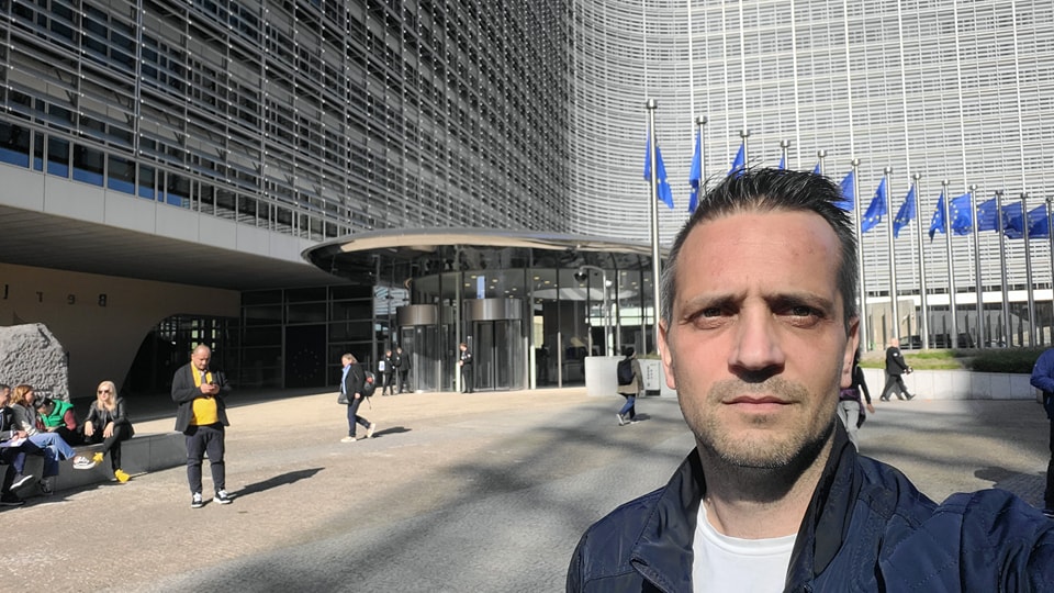 Membru al AUR prins în flagrant când lua mită