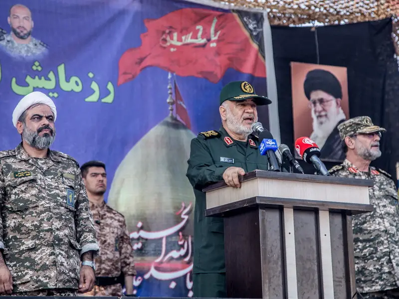 Demonstrație de forță: Soldații iranieni au fost scoși la încălzire