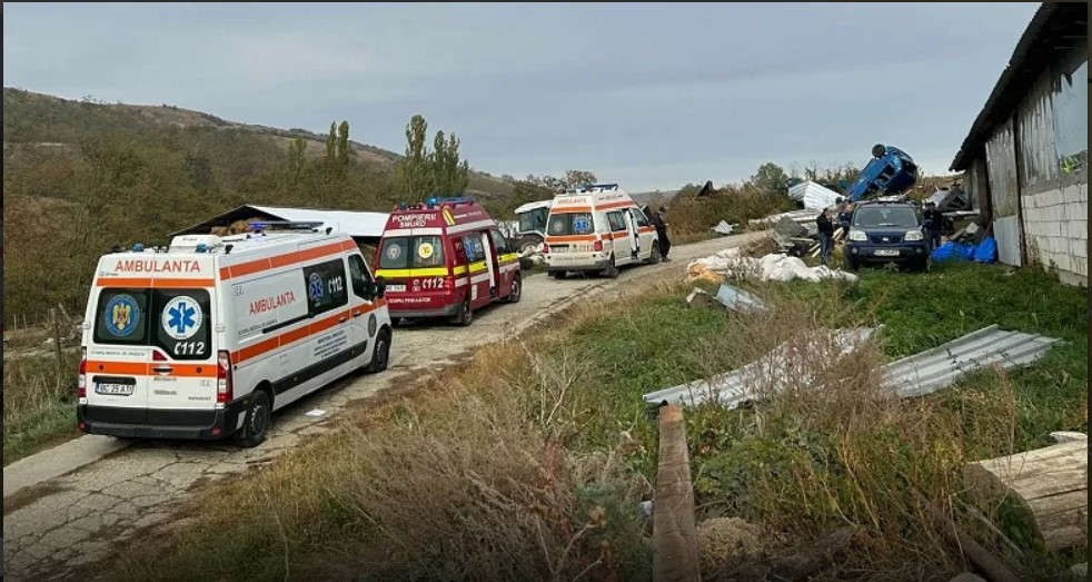 Trei morți, după prăbușirea unui planșeu